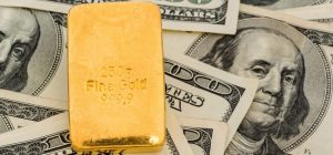 dollar and gold correlation